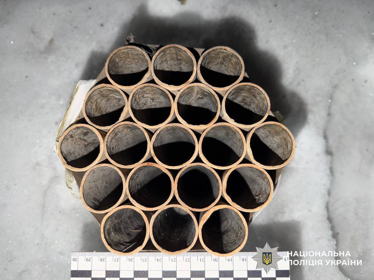 Знайшов на смітнику: у Києві встановили підлітка, який запустив салют. Подробиці, фото та відео