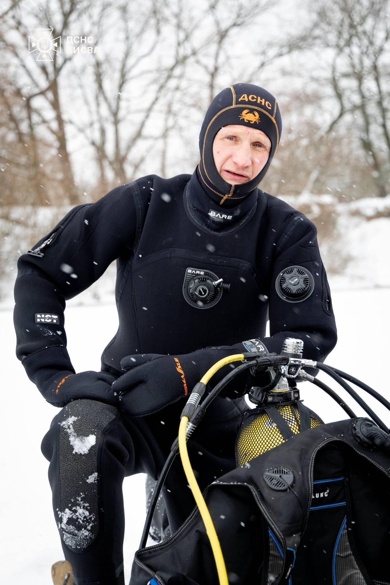 Порятунок ТЕЦ Києва після обстрілу РФ: у ДСНС показали унікальні кадри роботи водолазів-саперів. Відео