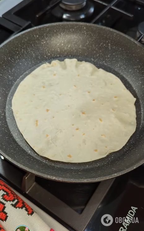 З чого приготувати домашній тонкий лаваш: ідеально підійде будь-яка начинка