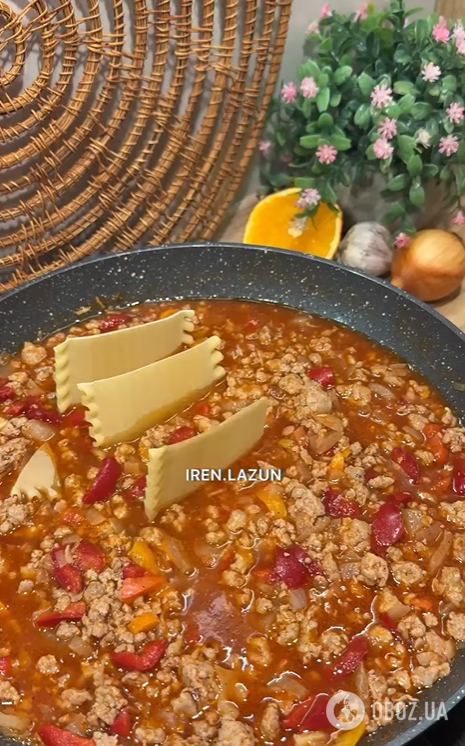 Ленивая лазанья на сковородке: как приготовить сытное блюдо без заморочки