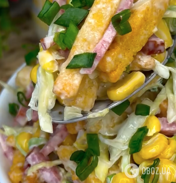 Смачний весняний салат із пекінської капусти: рецепт легкої страви на кожен день