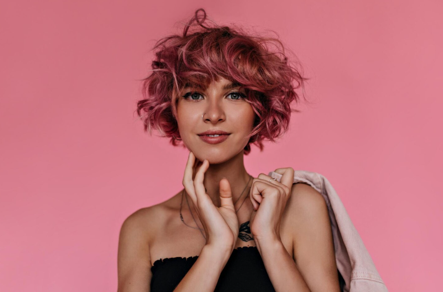 Какие цвета волос добавляют возраста: избегайте их после 50