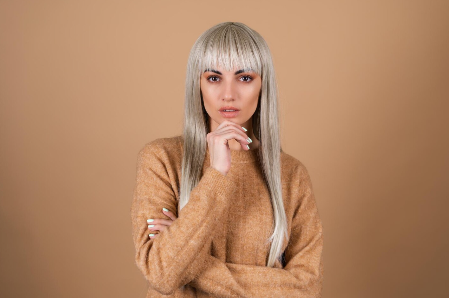 Какие цвета волос добавляют возраста: избегайте их после 50