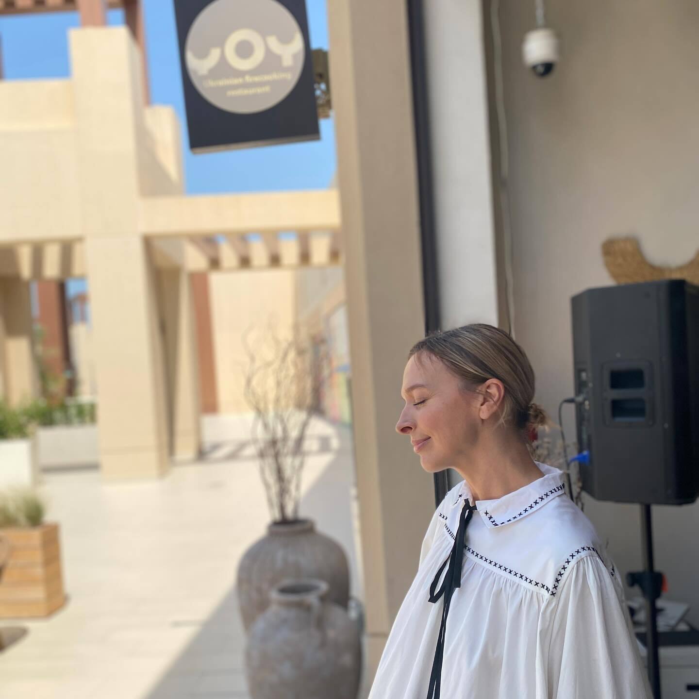 "Багато з того, що розганяють медіа, неправда". Василіса Фролова – про Дубай під вибухами, штраф у 2 млн за фото в Instagram та консервацію з України