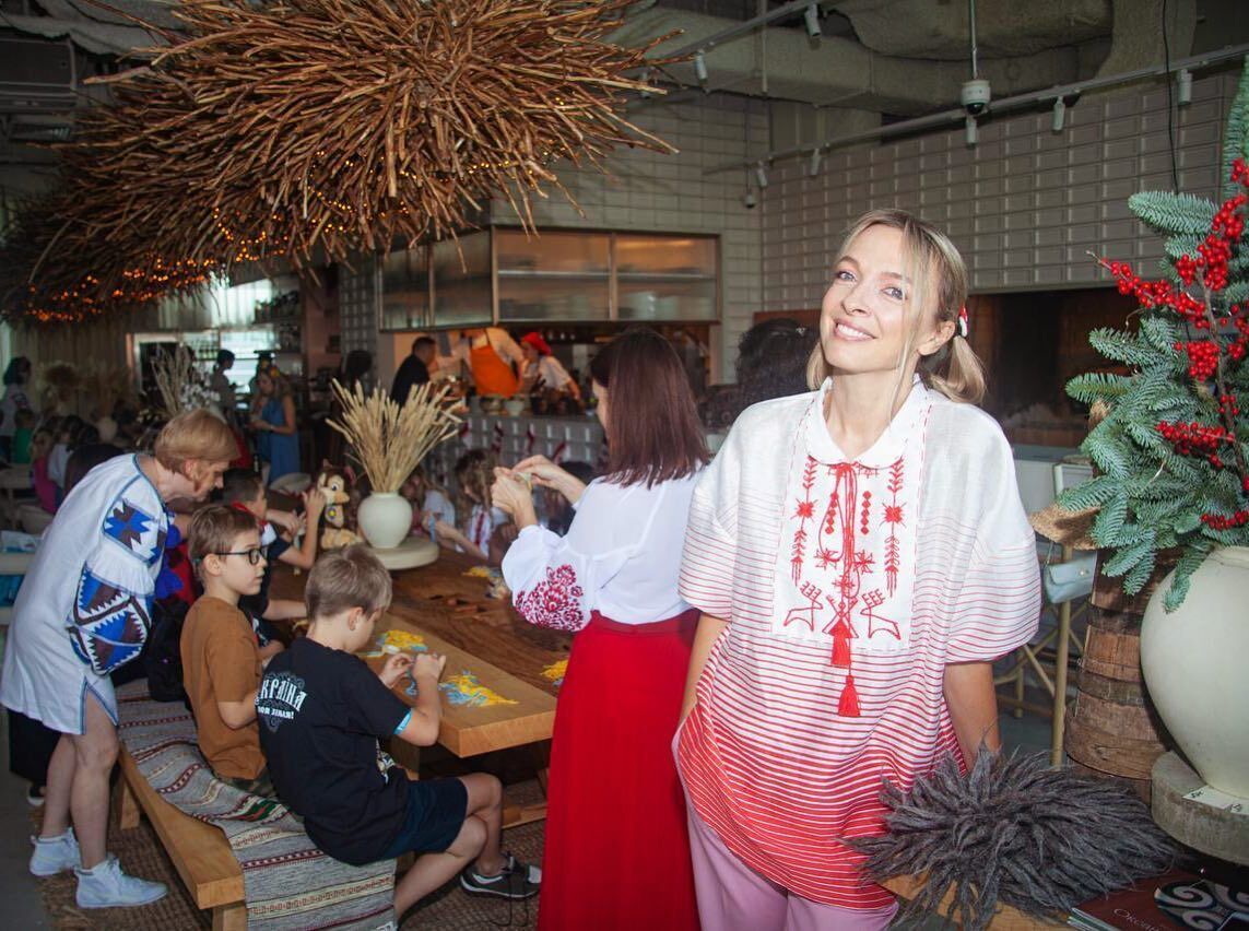 "Багато з того, що розганяють медіа, неправда". Василіса Фролова – про Дубай під вибухами, штраф у 2 млн за фото в Instagram та консервацію з України