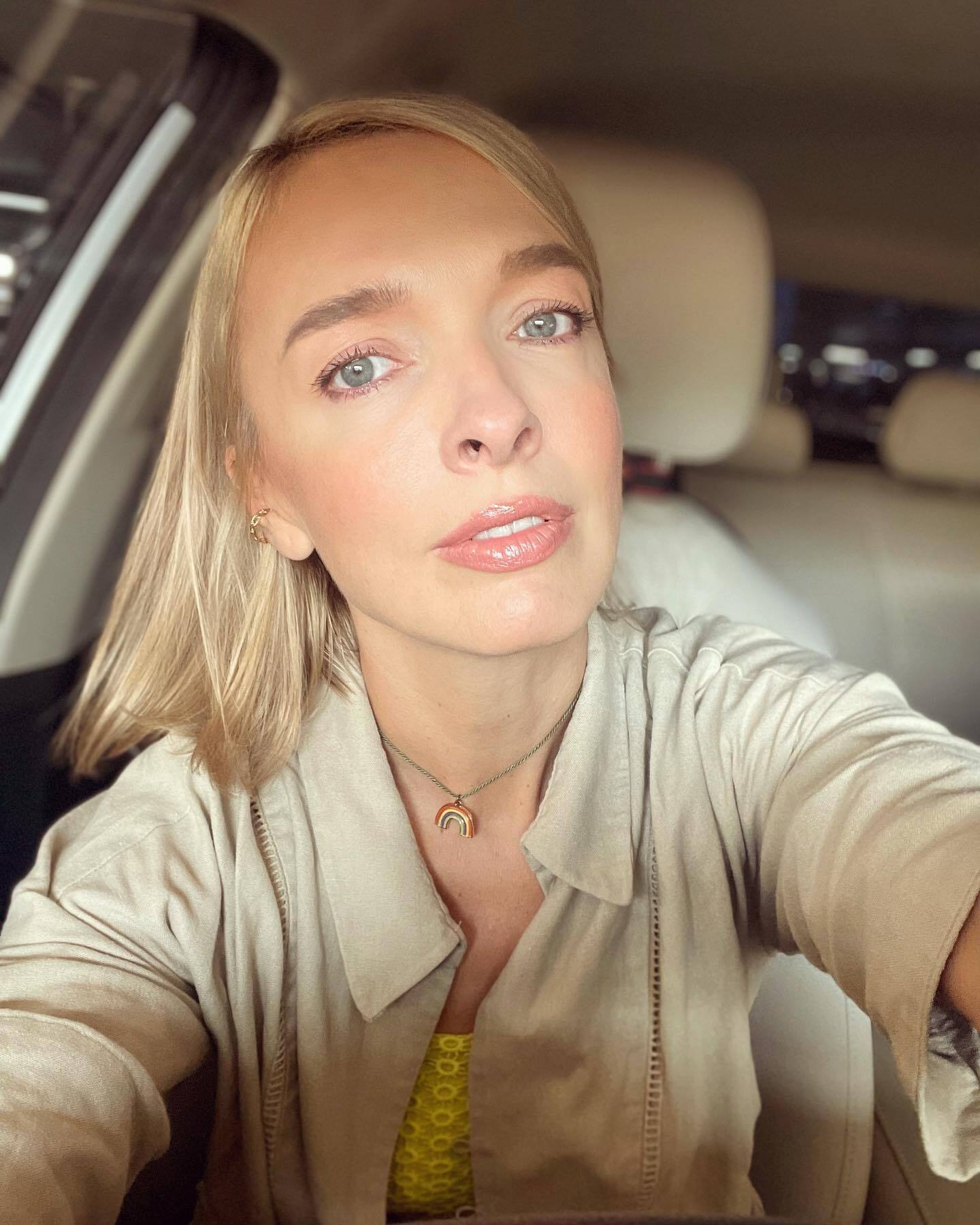 "Багато з того, що розганяють медіа, неправда". Василіса Фролова – про Дубай під вибухами, штраф у 2 млн за фото в Instagram та консервацію з України