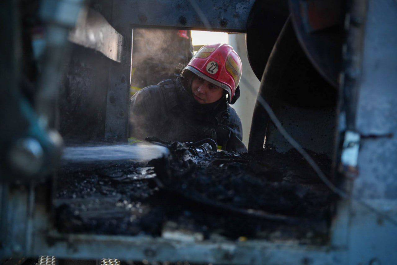 В Одесской области в результате атаки РФ повреждены коммерческие суда, есть раненые. Фото