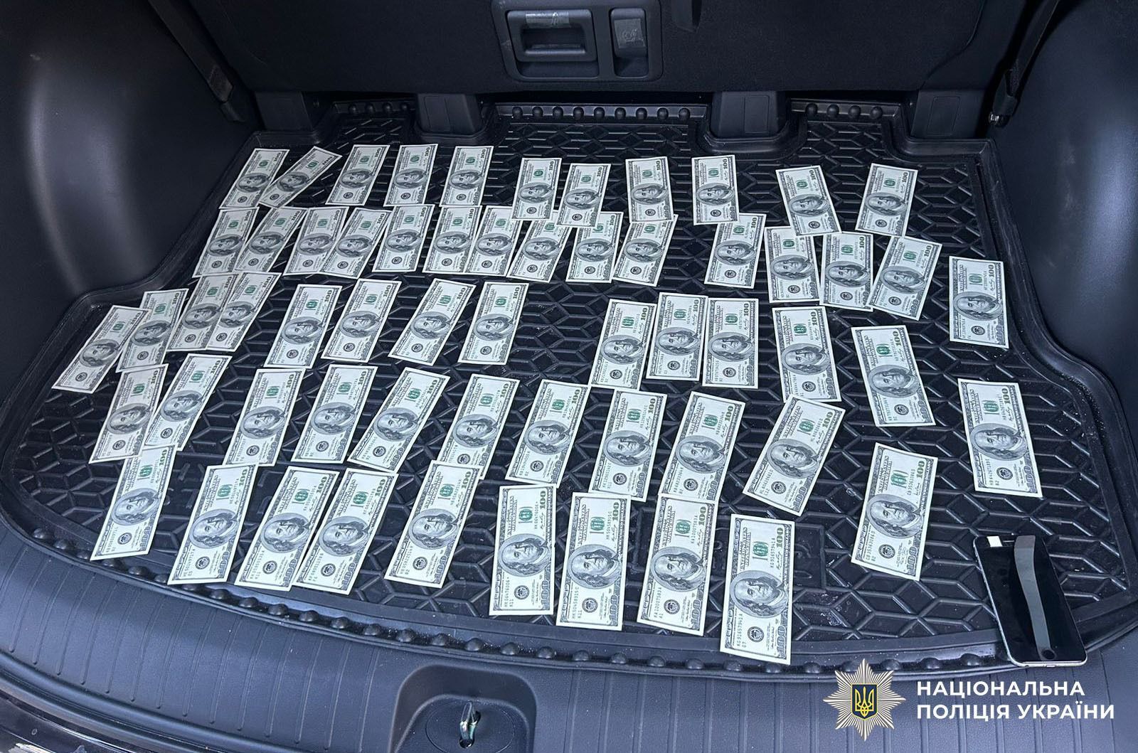 Обещал бойцу за $9 тыс. перевод в тыловую часть: в Киеве задержали военного. Фото