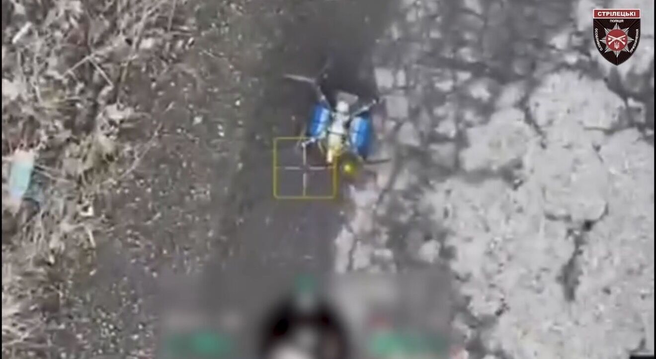 Ворог маскує їх під місцевість: у поліції показали, як відбувається знешкодження "дронів-ждунів". Відео