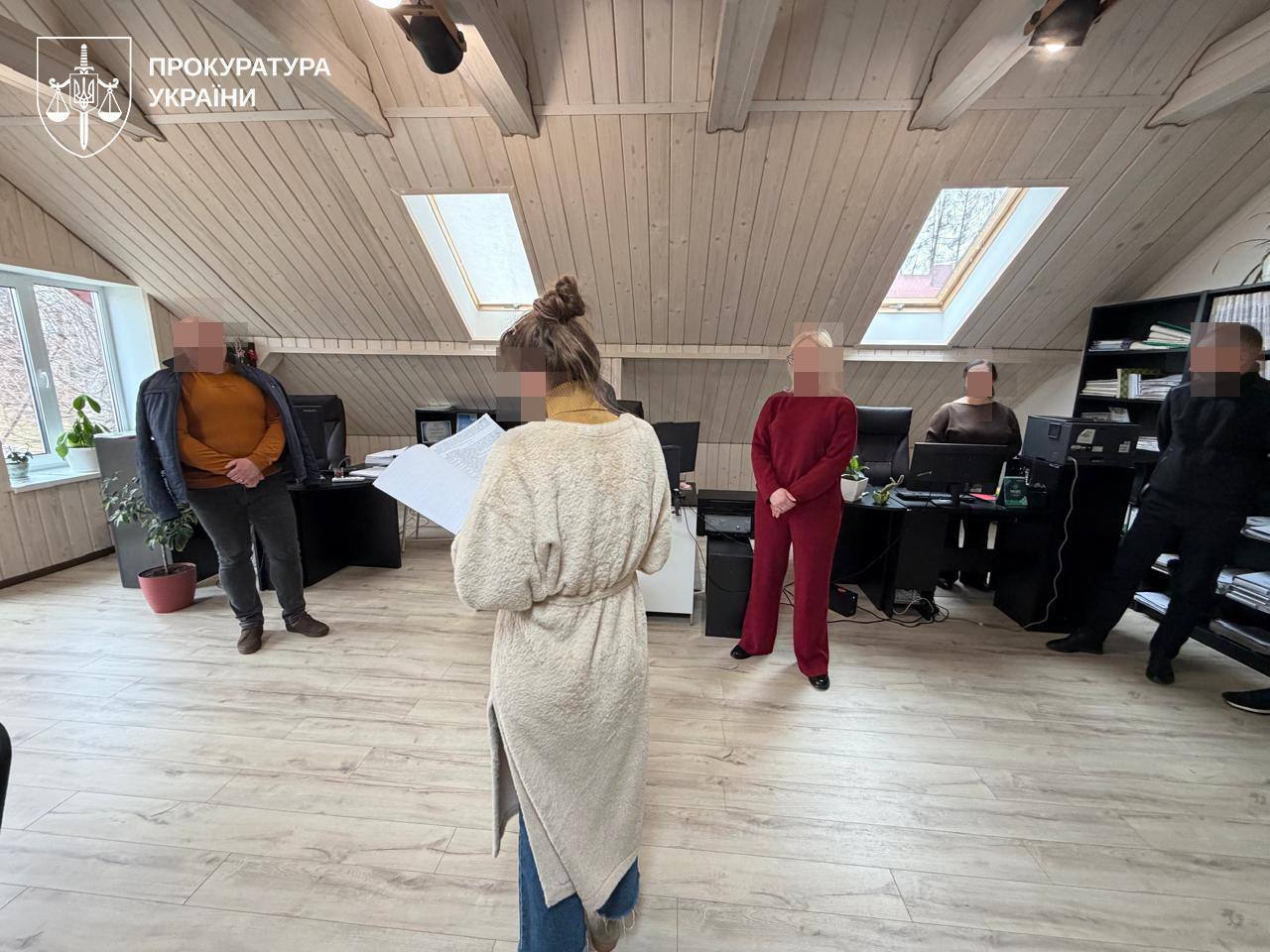 Можливо, у схемі було ще більше учасників