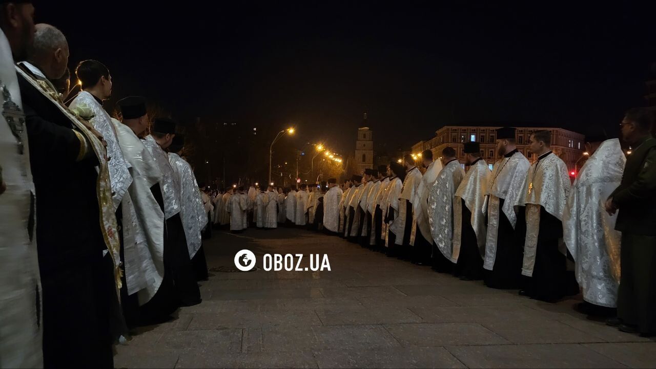 У Києві за участі духовенства ПЦУ і вірян триває прощання з Патріархом Філаретом. Фото і відео