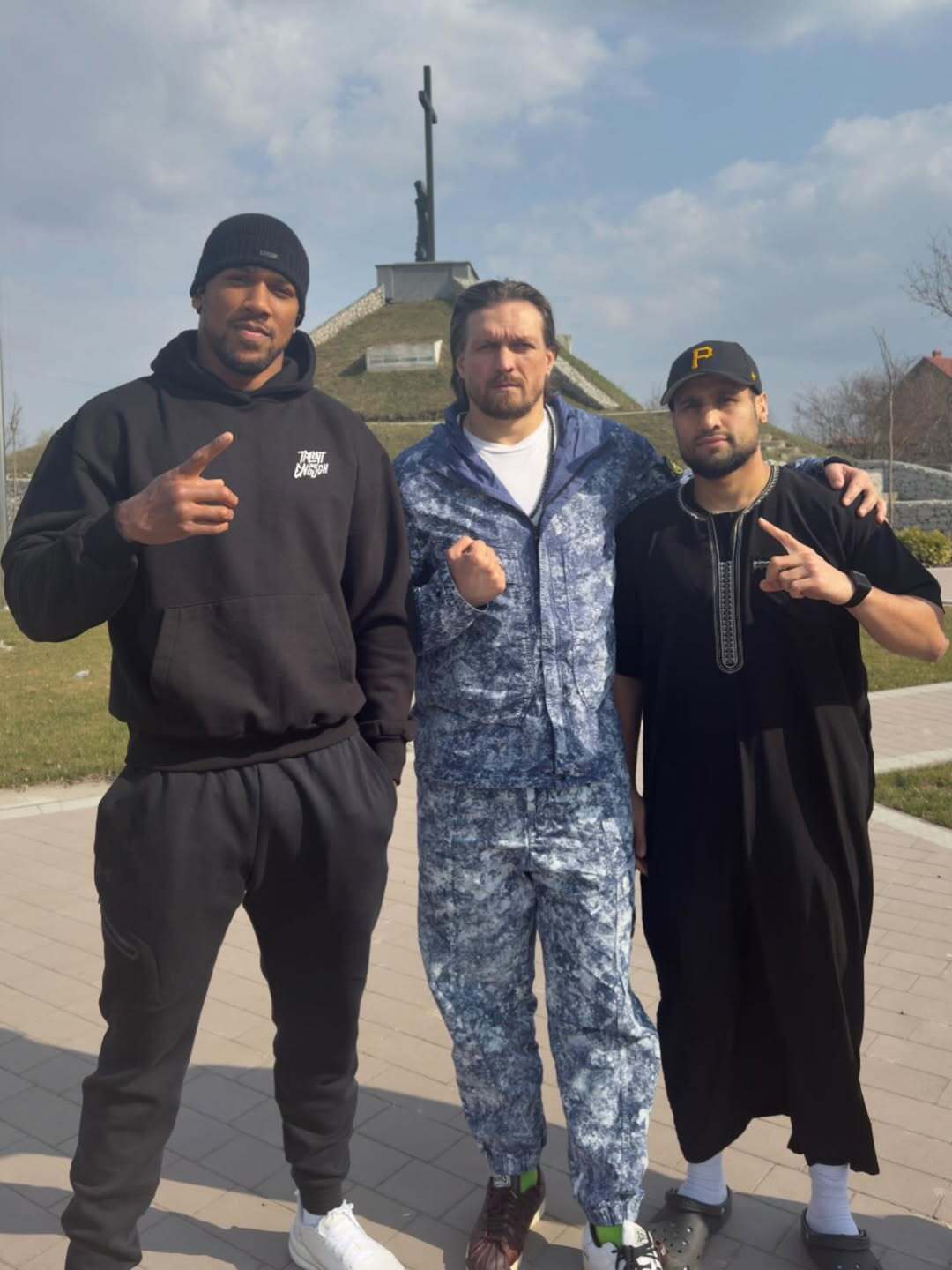 "Їду до Києва з..." Усик повернувся до України та привіз сенсаційного гостя. Фотофакт