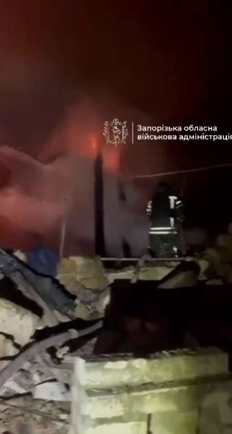 Окупанти вдарили по Запорізькій області: зруйновано будинки, загинула жінка, серед поранених – дитина. Відео
