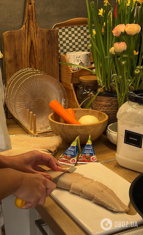 Как вкусно приготовить хек с овощами на обед: рецепт в на сковородке