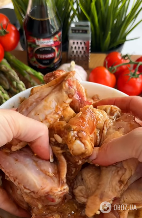 Як смачно запекти курячі крильця в духовці: вийдуть хрусткими та золотистими