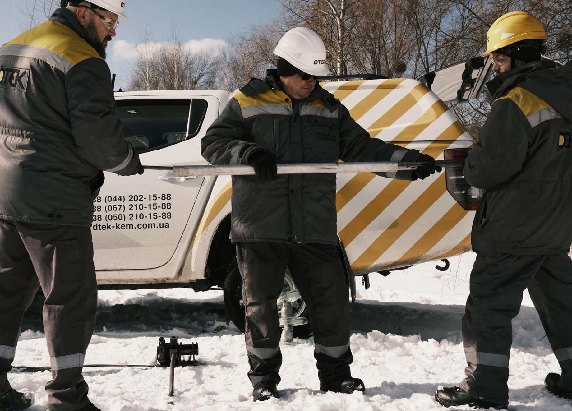 "Без вихідних і вночі": як енергетики ДТЕК відновлювали світло під ворожими ударами