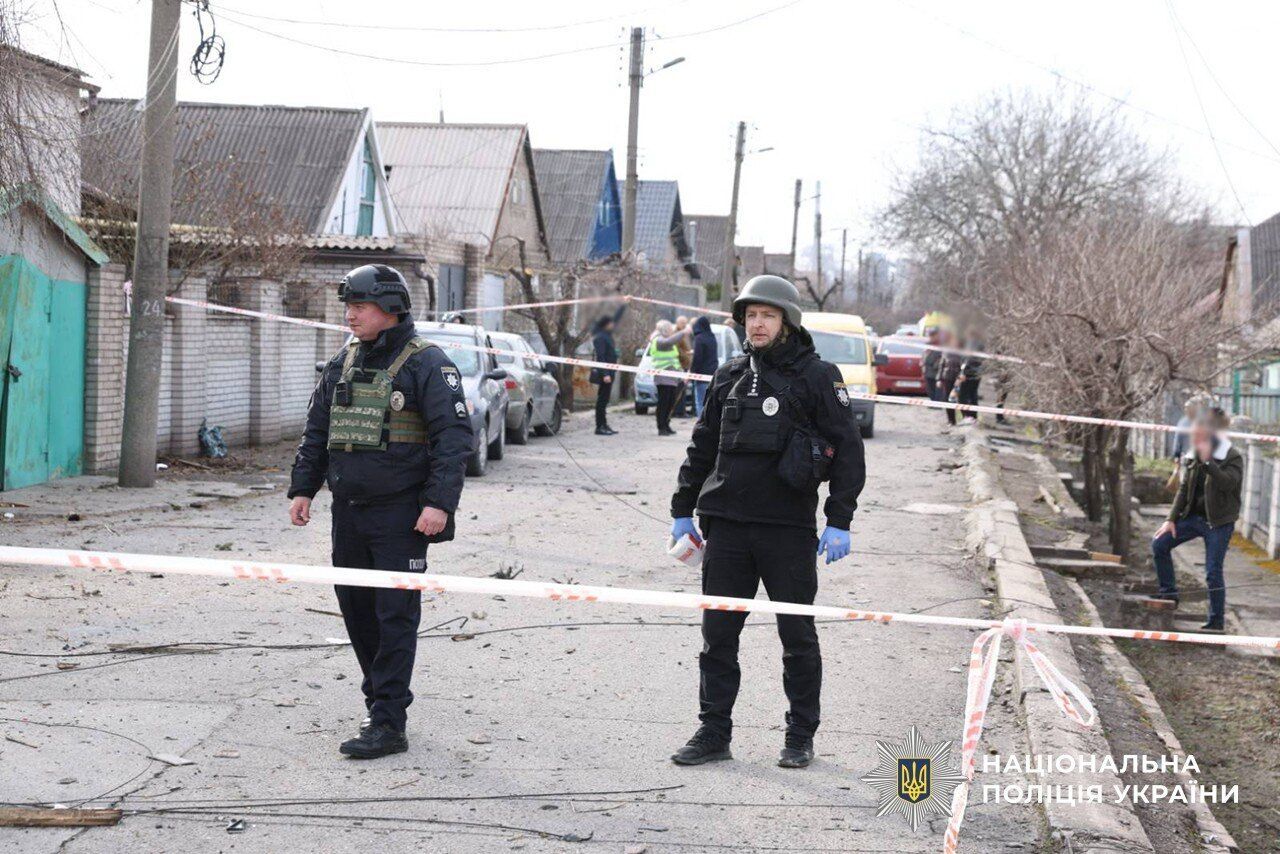 Оккупанты ударили по Запорожью: разрушен дом, погибли два человека. Фото и видео