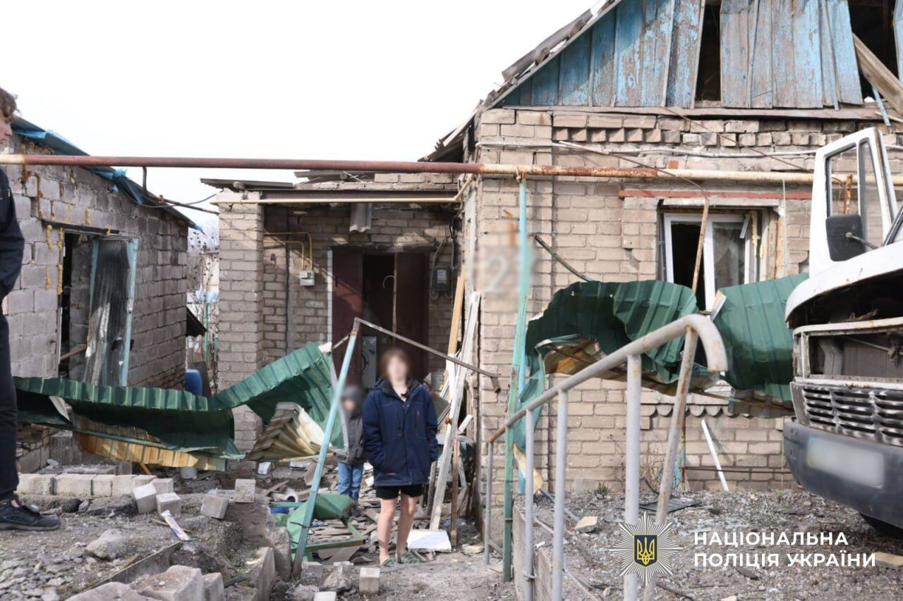 Оккупанты ударили по Запорожью: разрушен дом, погибли два человека. Фото и видео