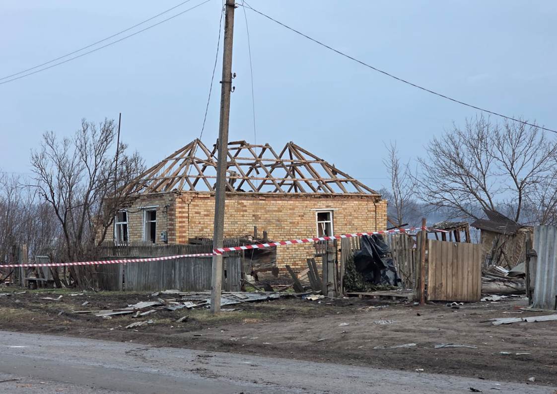 Окупанти обстріляли село на Донеччині: загинула жінка, серед поранених - підліток. Фото