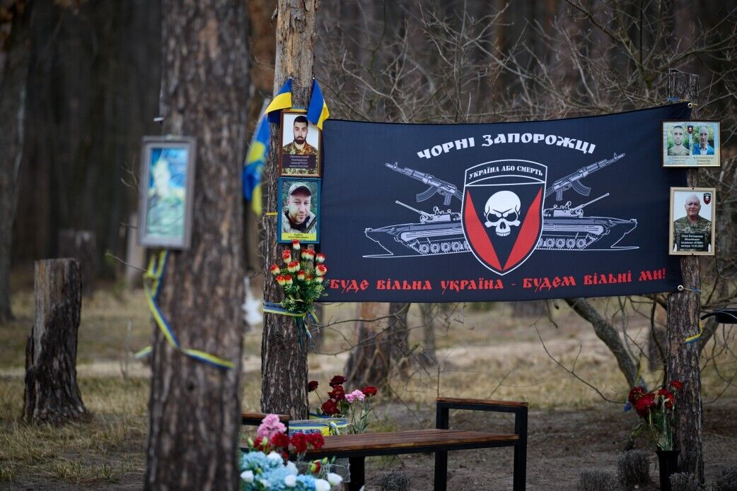 Зеленский почтил память воинов, погибших во время обороны и освобождения села Мощун. Видео