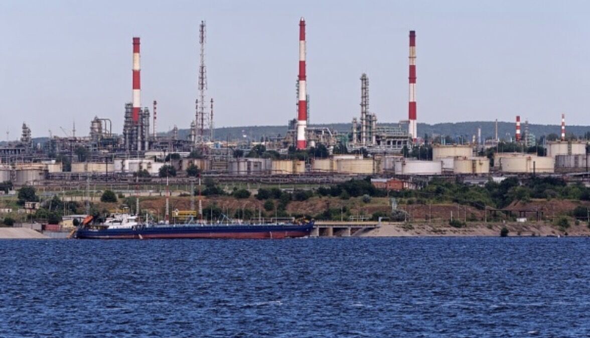 В Генштабе подтвердили поражение НПЗ в Саратове: повреждены установка переработки нефти и резервуар
