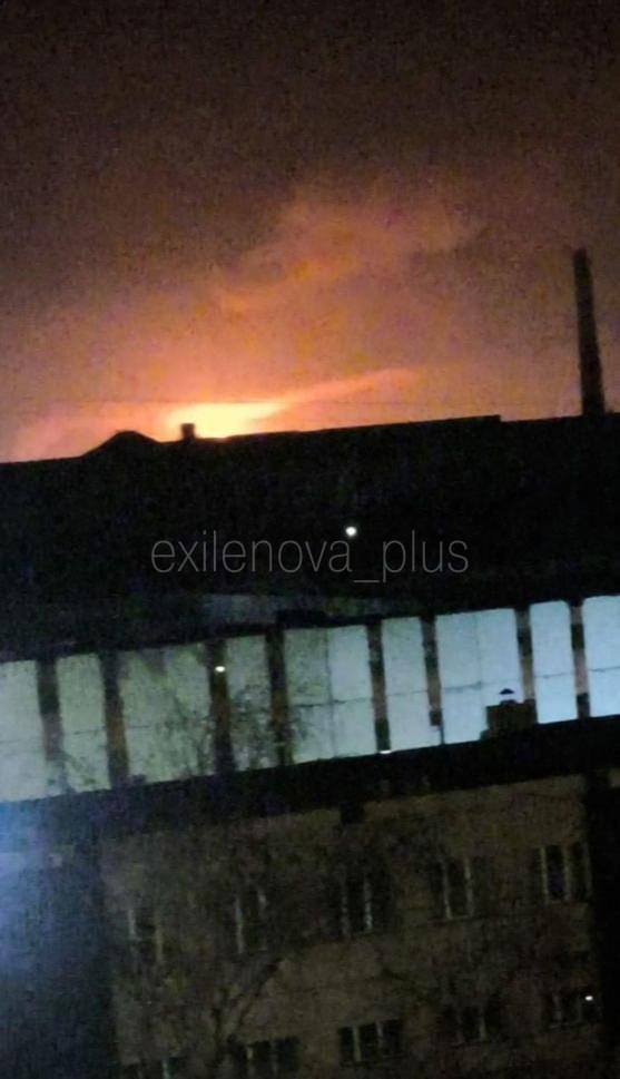 В российском Тольятти дроны поразили важный химзавод: вспыхнул пожар. Фото и видео