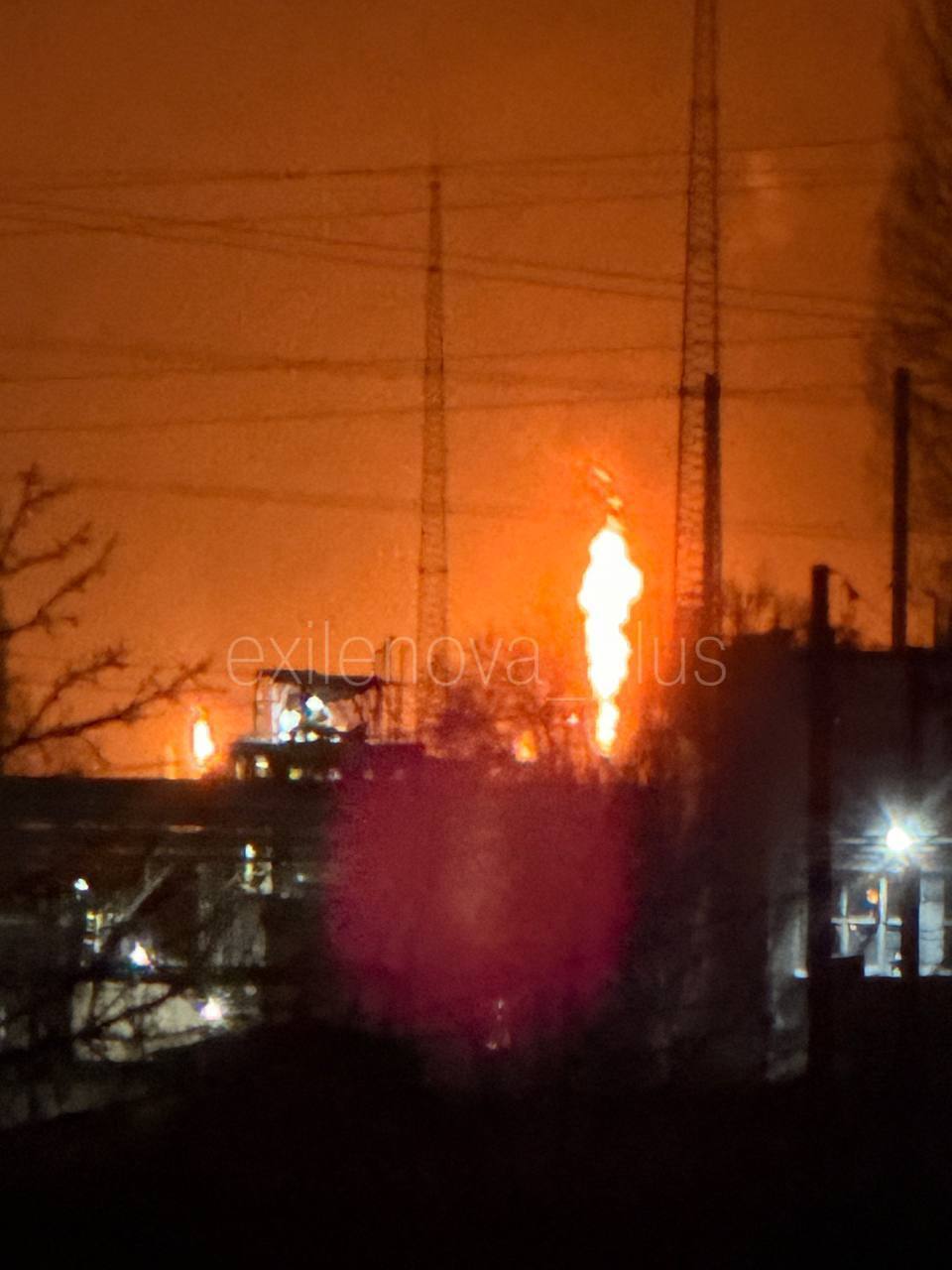 В российском Тольятти дроны поразили важный химзавод: вспыхнул пожар. Фото и видео
