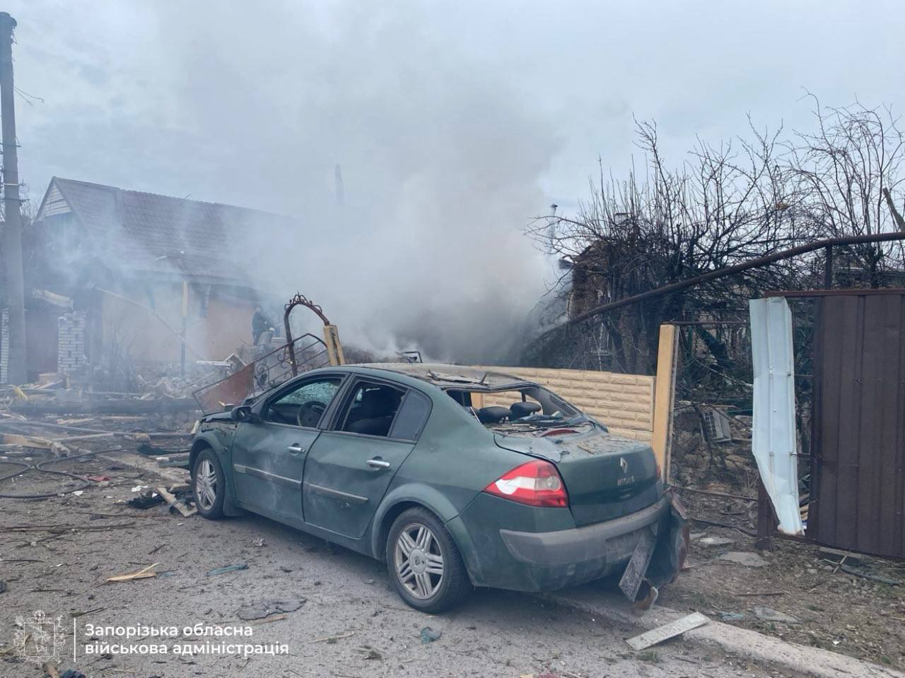 Окупанти вдарили по Запоріжжю:  зруйновано будинок, загинули двоє людей. Фото та відео