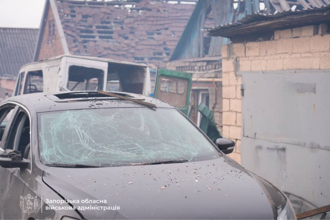 Окупанти вдарили по Запоріжжю:  зруйновано будинок, загинули двоє людей. Фото та відео