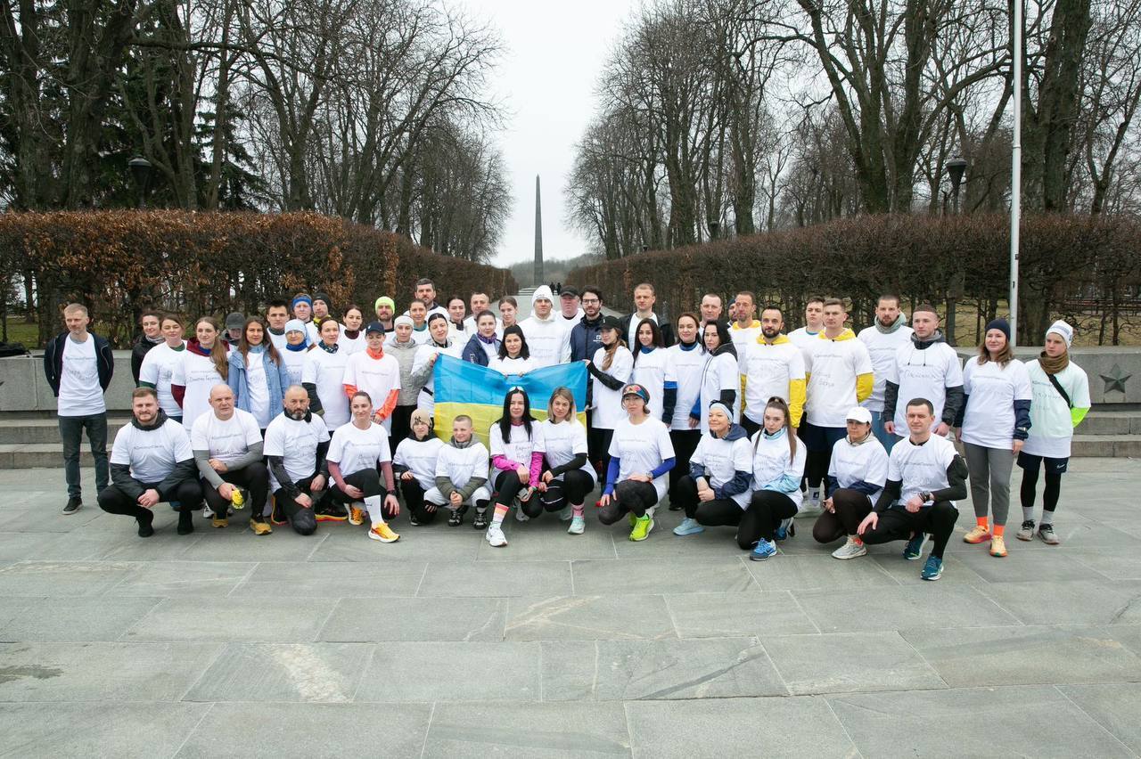 Гераскевич разом із "Нафтогазом" пробіг "Дистанцію пам'яті", вшанувавши загиблих військових. Фото