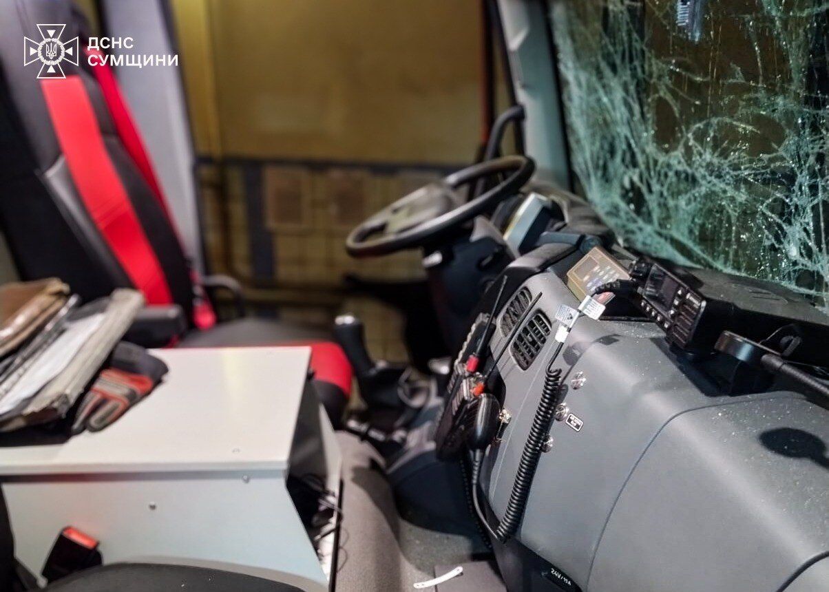 Був свідомий удар: ворог атакував рятувальників у Сумах. Фото