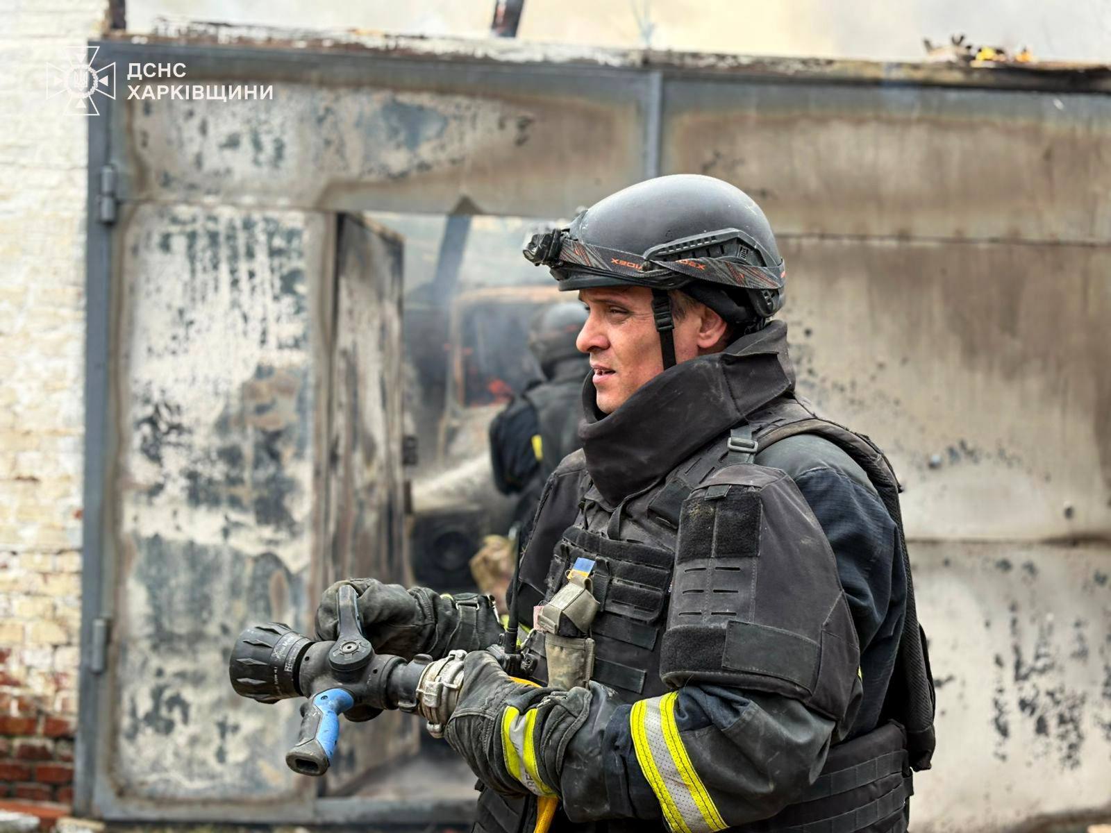 Оккупанты атаковали медучреждение на Харьковщине: разгорелся пожар. Фото