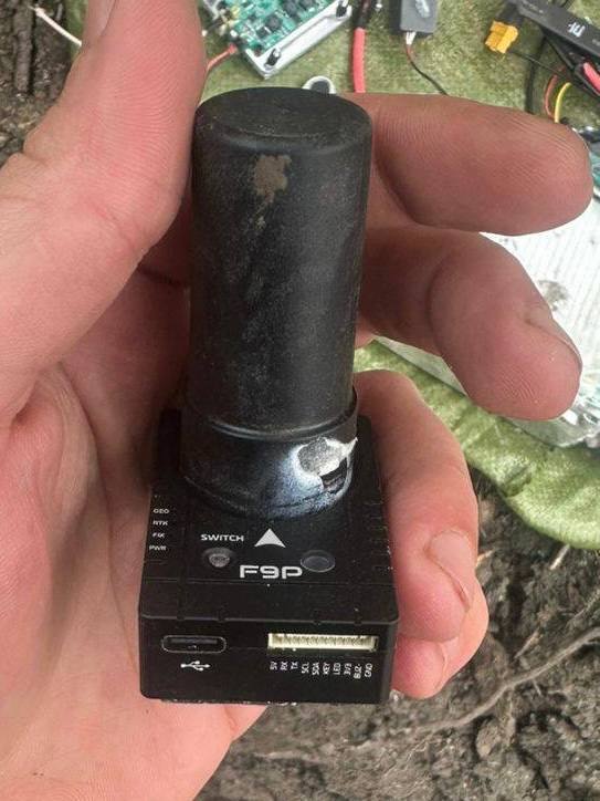 "Всередині крутий акумулятор": Флеш показав новий рідкісний російський дрон, який збили ЗСУ. Фото