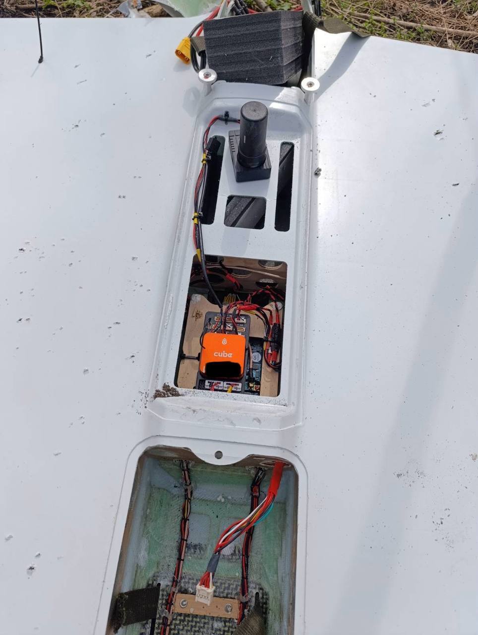 "Всередині крутий акумулятор": Флеш показав новий рідкісний російський дрон, який збили ЗСУ. Фото