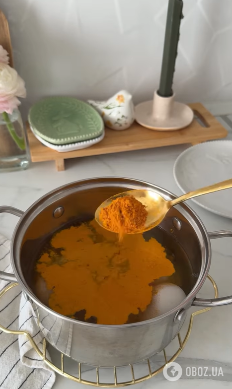 Як пофарбувати яйця куркумою: ідея декору на Великдень