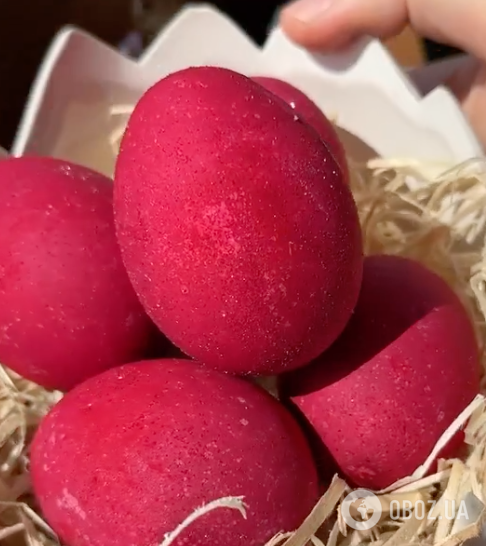 Як пофарбувати великодні яйця червоним вином: ділимося технологією