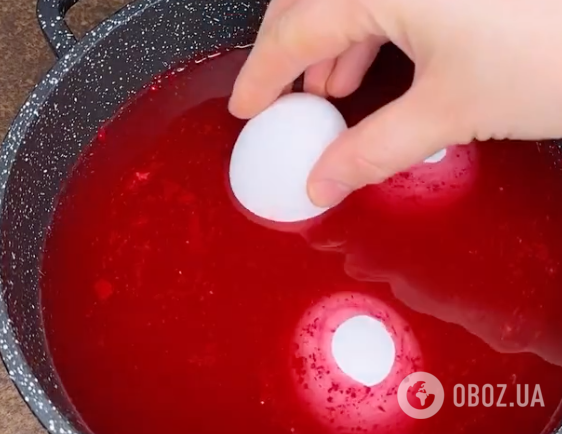 Як пофарбувати великодні яйця червоним вином: ділимося технологією