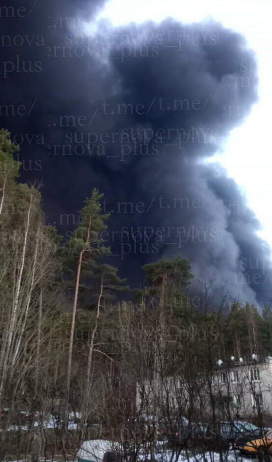У російському Приморську атаковано порт, спалахнув нафтоналивний термінал. Фото і відео