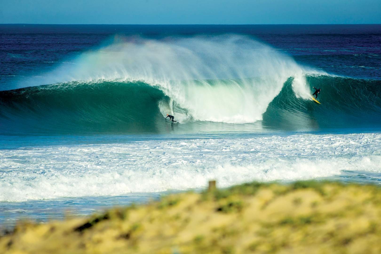 Лучшие места для серферов в Европе: там волны как в кино