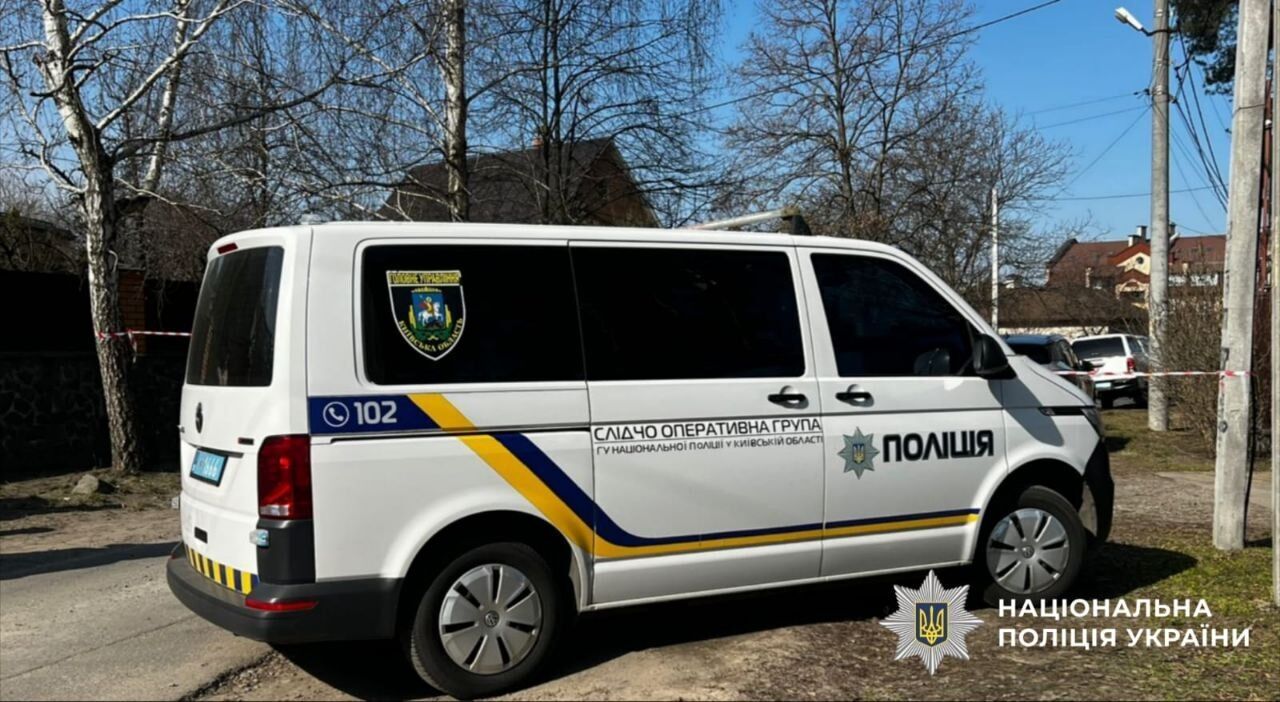 Під Києвом сталось два вибухи, постраждали поліцейські: зловмисника затримали. Усі подробиці, фото та відео