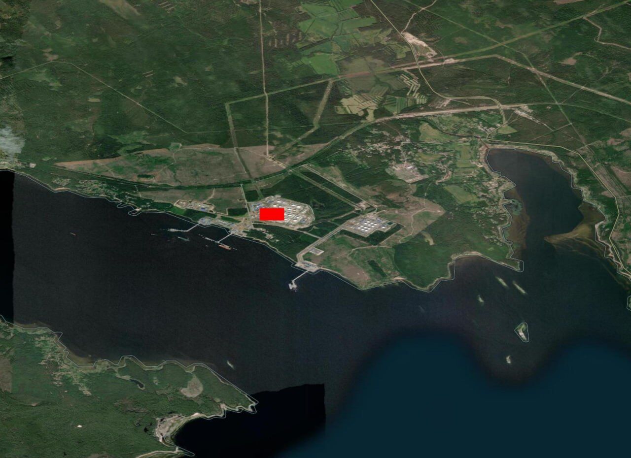 В российском Приморске атакован порт, вспыхнул нефтеналивной терминал. Фото и видео