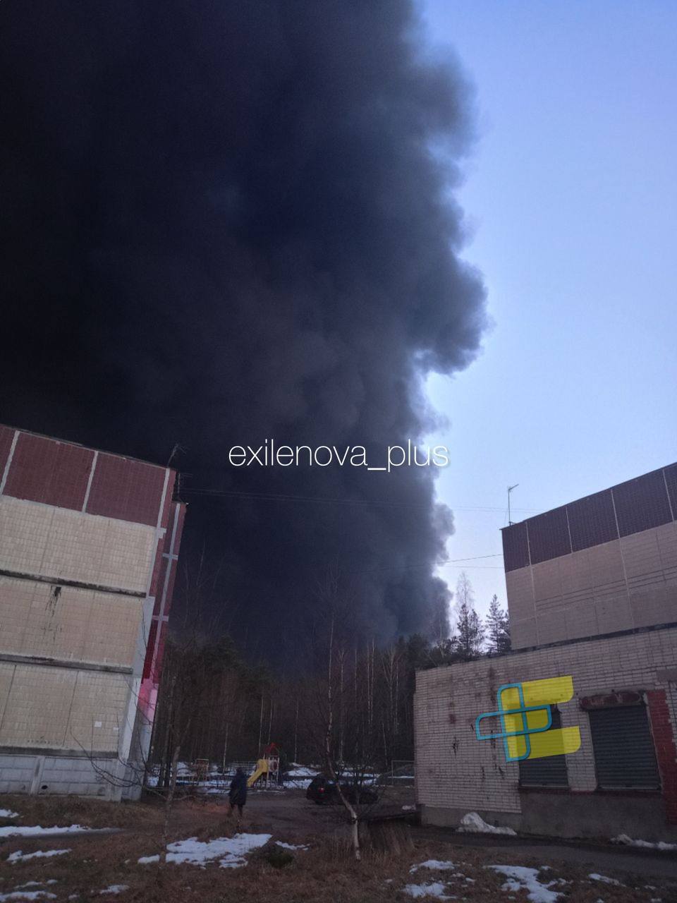 У російському Приморську атаковано порт, спалахнув нафтоналивний термінал. Фото і відео