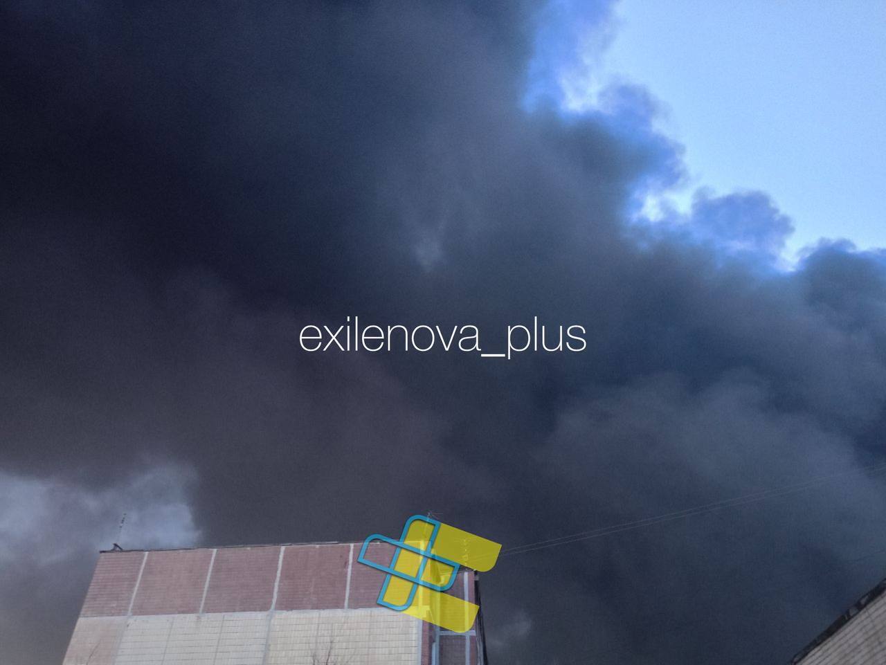 У російському Приморську атаковано порт, спалахнув нафтоналивний термінал. Фото і відео