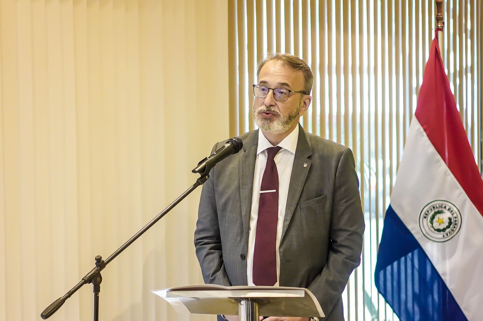 "Дети войны": посол Клименко открыл в Парагвае выставку о войне в Украине