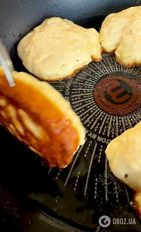 Пухкі домашні оладки на кефірі з содою: точно піднімуться