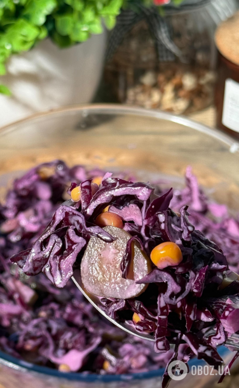 Який смачний салат приготувати з фіолетової капусти: рецепт за 5 хвилин