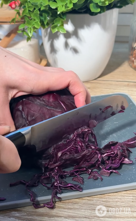 Який смачний салат приготувати з фіолетової капусти: рецепт за 5 хвилин