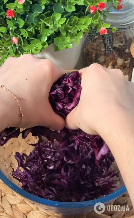 Який смачний салат приготувати з фіолетової капусти: рецепт за 5 хвилин