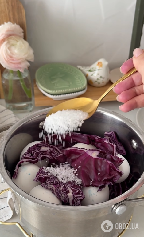 Як пофарбувати яйця у блакитний колір: ідея з натуральними барвниками на Великдень