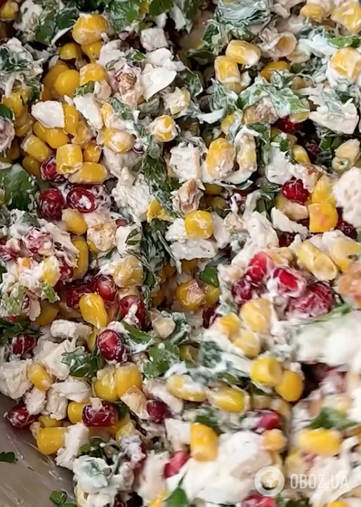 Сытный праздничный салат из филе, с гранатом и с майонезом: делимся легким рецептом